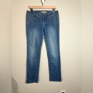 VNTG Forever 21 Low Rise Straight Leg Jeans‎ // Y2K Medium Wash Denim - Size 29